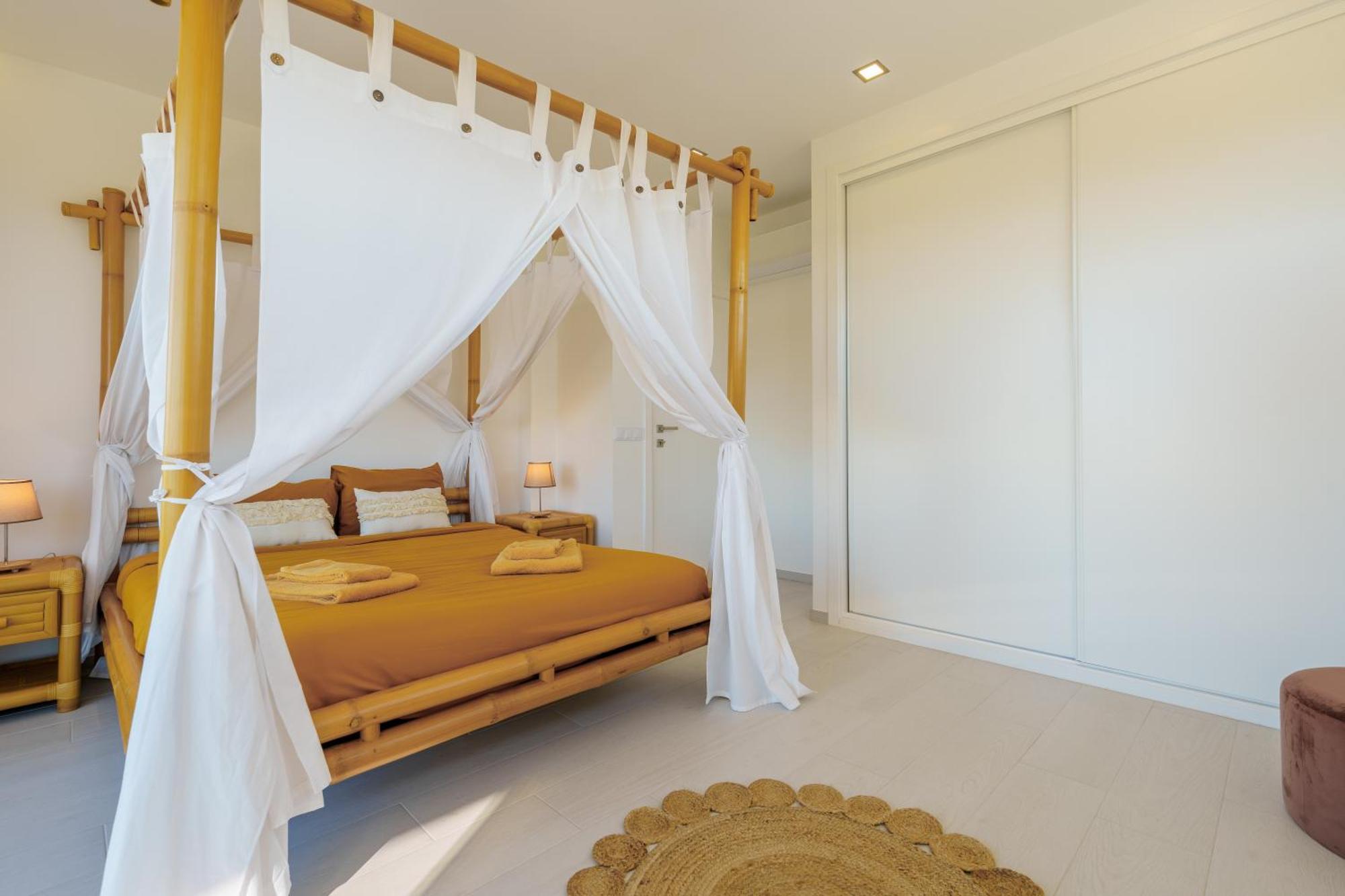 And Friends With Ocean View Villa *
